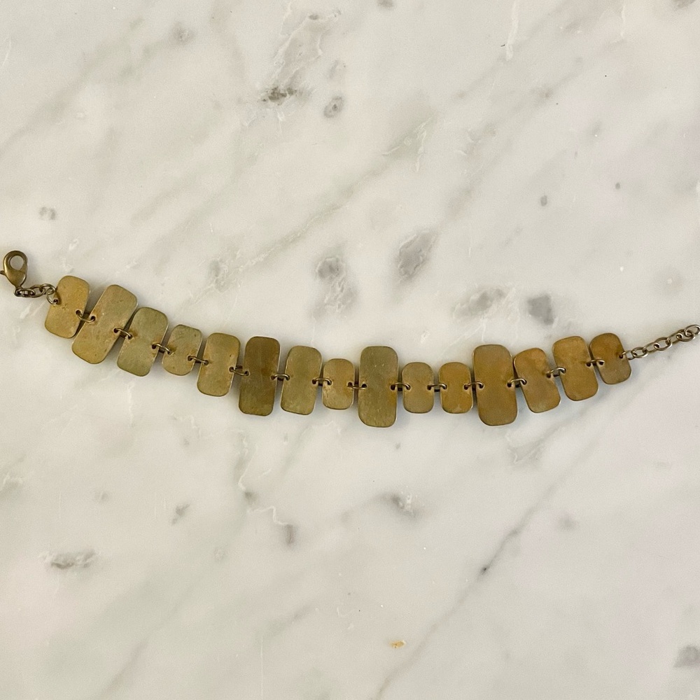 Banana Republic Matte Gold Bracelet - Picture 3 of 4